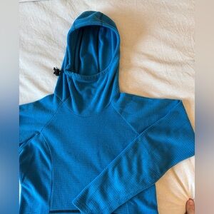 Melanzana 
women's outdoor dress hoody
Blue - Small